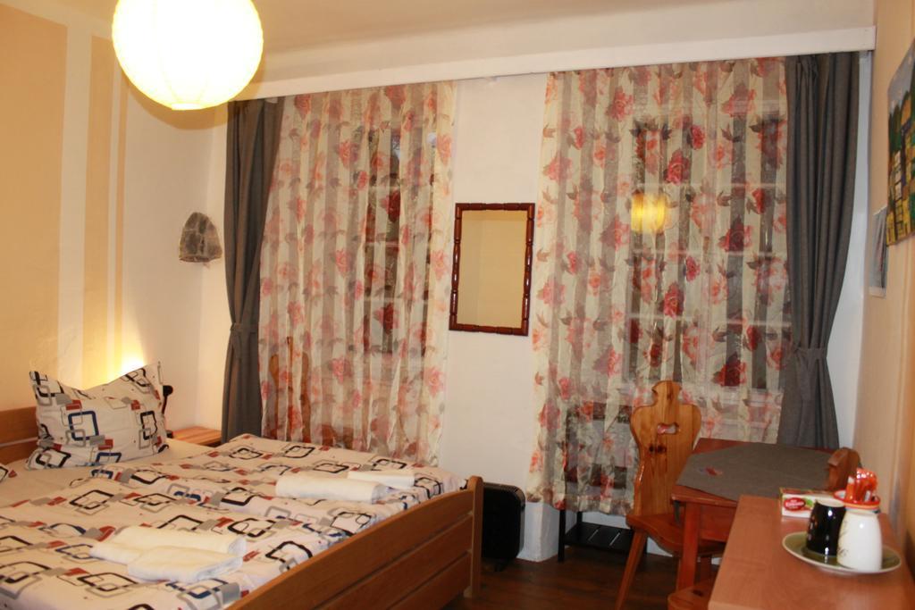U Parku Hotel เชสกี้ครุมลอฟ ภายนอก รูปภาพ